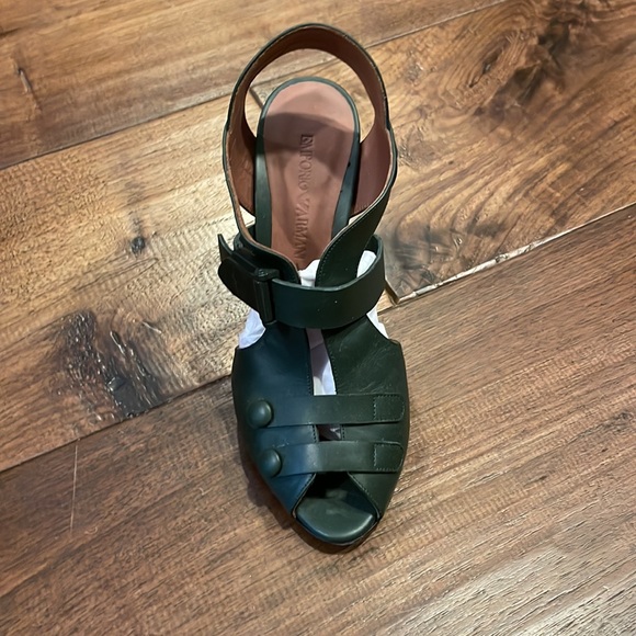 SOLD- Green comfortable heels Armani - Picture 2 of 4